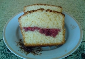 Babka z malinami