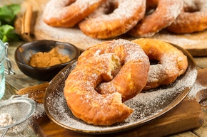 Makaronowe donuty, czyli pączki po amerykańsku