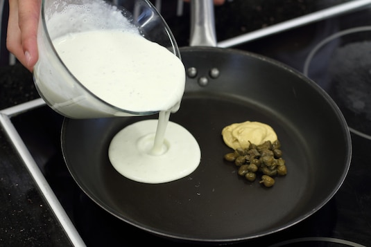 Tagliatelle z cukinią i łososiem - Krok 2