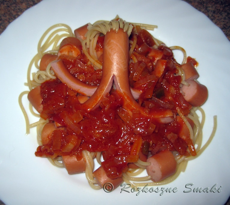 Przepis na Spaghetti z parówkami Spaghetti z parówkami