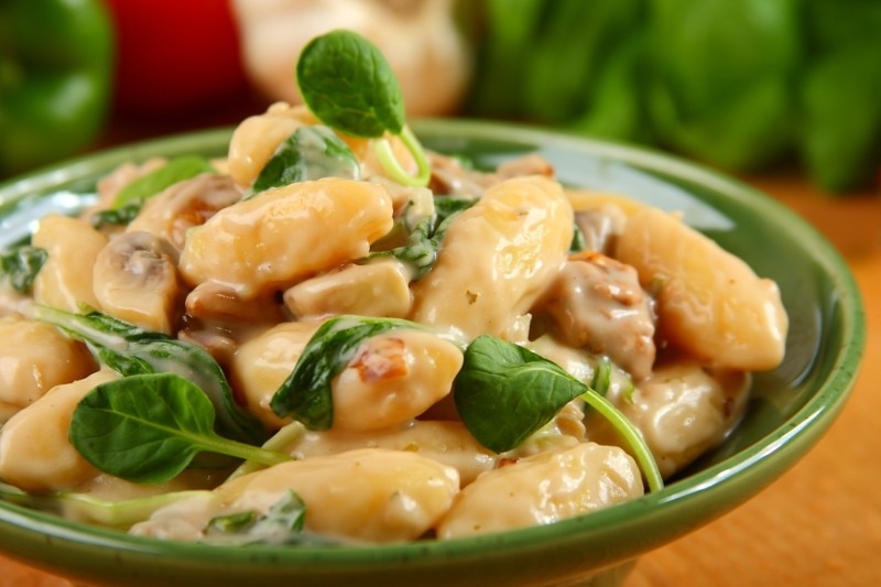 Gnocchi w sosie grzybowym ze szpinakiem