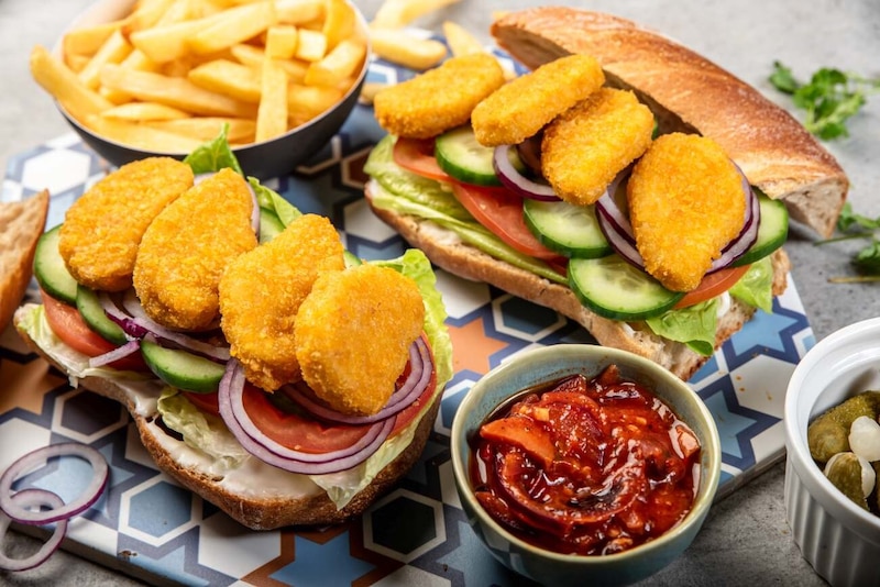 Panini z vege nuggetsami i majonezem wegańskim
